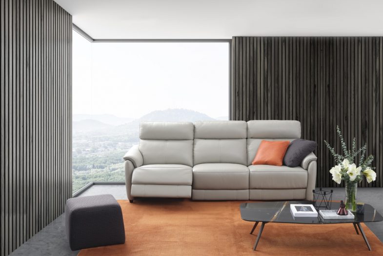 leather sofa range in either fixed, power recline ro manual recline in a choice of leathers or fabrics